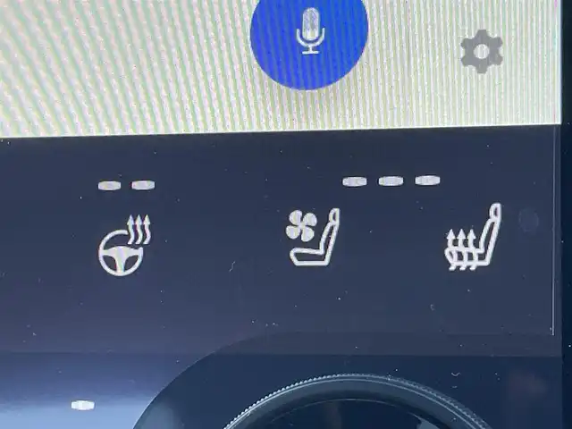 トヨタ ヴェルファイア Z プレミア 東京都 2025(令7)年 0.1千km シルバー 登録済未使用車　/純正１４型ＤＡナビ＆フルセグ/・BluetoothAudio/USB/HDMI/・AppleCarPlay/AndroidAuto/サンセットブラウンレザーシート/・前席シートヒーター/・オットマン/・２列目エグゼクティブシート/左右独立ムーンルーフ　/ユニバーサルステップ　/セーフティセンス　/（予防安全技術）/・プリクラッシュセーフティ/・アダプティブハイビームアシスト/・ロードサインアシスト/・レーダークルーズコントロール　/・レーンチェンジアシスト/・レーントレーンシングアシスト/ブラインドスポットモニター　/３眼ＬＥＤヘッドライト/デジタルインナーミラー/スマートキー/保証書＆取説