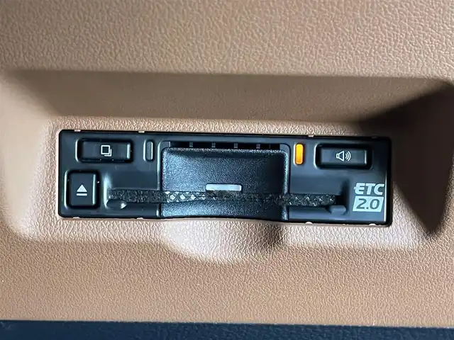 トヨタ ヴェルファイア Z プレミア 東京都 2025(令7)年 0.1千km シルバー 登録済未使用車　/純正１４型ＤＡナビ＆フルセグ/・BluetoothAudio/USB/HDMI/・AppleCarPlay/AndroidAuto/サンセットブラウンレザーシート/・前席シートヒーター/・オットマン/・２列目エグゼクティブシート/左右独立ムーンルーフ　/ユニバーサルステップ　/セーフティセンス　/（予防安全技術）/・プリクラッシュセーフティ/・アダプティブハイビームアシスト/・ロードサインアシスト/・レーダークルーズコントロール　/・レーンチェンジアシスト/・レーントレーンシングアシスト/ブラインドスポットモニター　/３眼ＬＥＤヘッドライト/デジタルインナーミラー/スマートキー/保証書＆取説