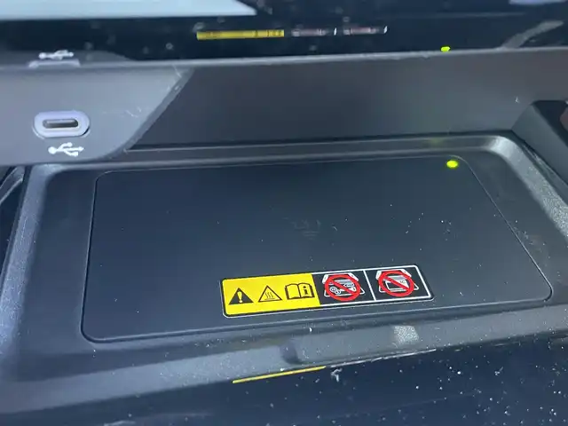 トヨタ ヴェルファイア Z プレミア 東京都 2025(令7)年 0.1千km シルバー 登録済未使用車　/純正１４型ＤＡナビ＆フルセグ/・BluetoothAudio/USB/HDMI/・AppleCarPlay/AndroidAuto/サンセットブラウンレザーシート/・前席シートヒーター/・オットマン/・２列目エグゼクティブシート/左右独立ムーンルーフ　/ユニバーサルステップ　/セーフティセンス　/（予防安全技術）/・プリクラッシュセーフティ/・アダプティブハイビームアシスト/・ロードサインアシスト/・レーダークルーズコントロール　/・レーンチェンジアシスト/・レーントレーンシングアシスト/ブラインドスポットモニター　/３眼ＬＥＤヘッドライト/デジタルインナーミラー/スマートキー/保証書＆取説