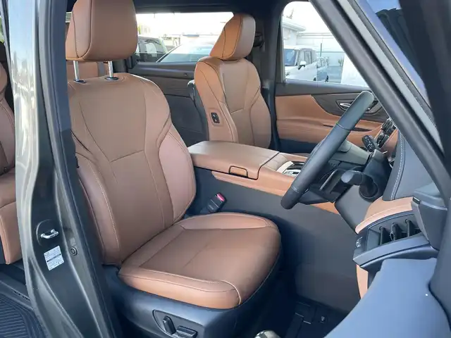 トヨタ ヴェルファイア Z プレミア 東京都 2025(令7)年 0.1千km シルバー 登録済未使用車　/純正１４型ＤＡナビ＆フルセグ/・BluetoothAudio/USB/HDMI/・AppleCarPlay/AndroidAuto/サンセットブラウンレザーシート/・前席シートヒーター/・オットマン/・２列目エグゼクティブシート/左右独立ムーンルーフ　/ユニバーサルステップ　/セーフティセンス　/（予防安全技術）/・プリクラッシュセーフティ/・アダプティブハイビームアシスト/・ロードサインアシスト/・レーダークルーズコントロール　/・レーンチェンジアシスト/・レーントレーンシングアシスト/ブラインドスポットモニター　/３眼ＬＥＤヘッドライト/デジタルインナーミラー/スマートキー/保証書＆取説