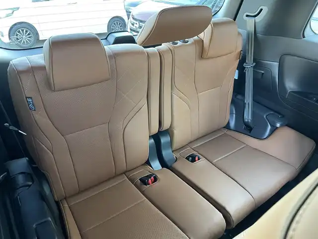 トヨタ ヴェルファイア Z プレミア 東京都 2025(令7)年 0.1千km シルバー 登録済未使用車　/純正１４型ＤＡナビ＆フルセグ/・BluetoothAudio/USB/HDMI/・AppleCarPlay/AndroidAuto/サンセットブラウンレザーシート/・前席シートヒーター/・オットマン/・２列目エグゼクティブシート/左右独立ムーンルーフ　/ユニバーサルステップ　/セーフティセンス　/（予防安全技術）/・プリクラッシュセーフティ/・アダプティブハイビームアシスト/・ロードサインアシスト/・レーダークルーズコントロール　/・レーンチェンジアシスト/・レーントレーンシングアシスト/ブラインドスポットモニター　/３眼ＬＥＤヘッドライト/デジタルインナーミラー/スマートキー/保証書＆取説