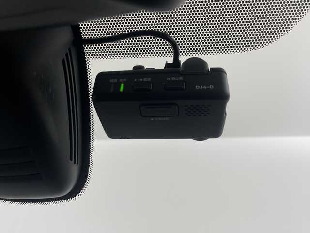 日産 セレナ ハイウェイスターVセレクションⅡ 埼玉県 2019(平31)年 4.2万km ブリリアントホワイトパール 純正フリップダウンモニター/純正9インチナビ　MM518D-L/全方位カメラ/前方ドライブレコーダー/ETC/自動駐車システム/プロパイロット/車線逸脱警報/衝突軽減ブレーキ/標識認識機能/電子パーキングシステム/オートブレーキホールド/デジタルインナーミラー/両側パワースライドドア/プッシュスタート/ステアリングリモコン/ウィンカーミラー/フロントフォグランプ/純正フロアマット/純正ドアバイザー/純正16インチアルミホイール