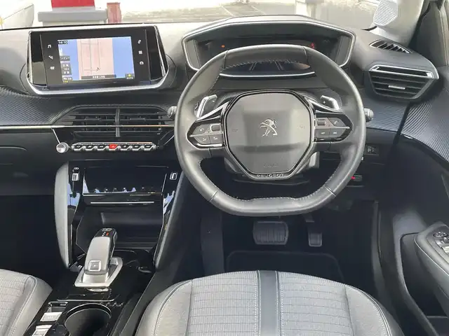 プジョー ２０８ アリュール 東京都 2021(令3)年 2.4万km 白 純正ナビ/Ｂカメラ/ハーフレザーシート/Ａｐｐｌｅ　ＣａｒＰｌａｙ/Ａｎｄｏｒｏｉｄｏ　Ａｕｔｏ/ＥＴＣ/前後ドライブレコーダー/ＵＳＢ／ＢＴオーディオ/ＡＣＣ/レーンキープ/パーキングアシスト