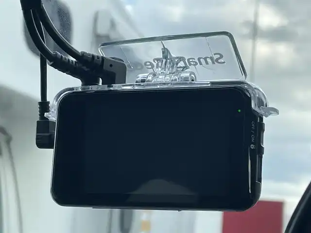 プジョー ２０８ アリュール 東京都 2021(令3)年 2.4万km 白 純正ナビ/Ｂカメラ/ハーフレザーシート/Ａｐｐｌｅ　ＣａｒＰｌａｙ/Ａｎｄｏｒｏｉｄｏ　Ａｕｔｏ/ＥＴＣ/前後ドライブレコーダー/ＵＳＢ／ＢＴオーディオ/ＡＣＣ/レーンキープ/パーキングアシスト