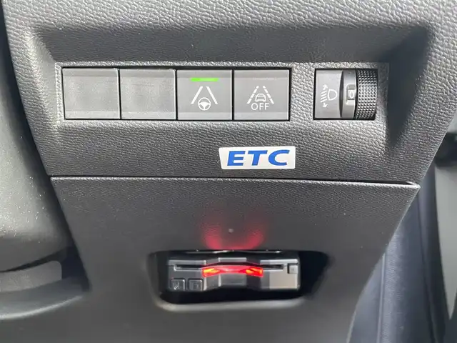 プジョー ２０８ アリュール 東京都 2021(令3)年 2.4万km 白 純正ナビ/Ｂカメラ/ハーフレザーシート/Ａｐｐｌｅ　ＣａｒＰｌａｙ/Ａｎｄｏｒｏｉｄｏ　Ａｕｔｏ/ＥＴＣ/前後ドライブレコーダー/ＵＳＢ／ＢＴオーディオ/ＡＣＣ/レーンキープ/パーキングアシスト