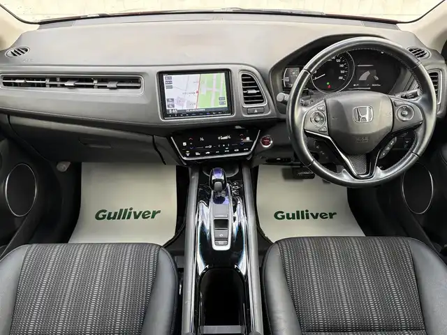 ホンダ ヴェゼル ハイブリッド 岩手県 2016(平28)年 6.3万km プレミアムクリスタルレッドM 禁煙車/4WD/ハーフレザーシート/ミラーヒーター/前席シートヒーター/クルーズコントロール/純正8インチナビ/→フルセグTV/Bluetooth/CD/DVD/HDMI/バックカメラ/ステアリングスイッチ/横滑り防止装置/電子パーキング/オートブレーキホールド/オートライト/LEDヘッドライト/LEDフォグライト/〇プッシュスタート/〇パドルシフト/〇電動格納ミラー/〇ウィンカーミラー/〇ドアバイザー/〇フロアマット/〇シガーソケット/〇USBポート/〇スマートキー/スペアキー/ビルトインETC