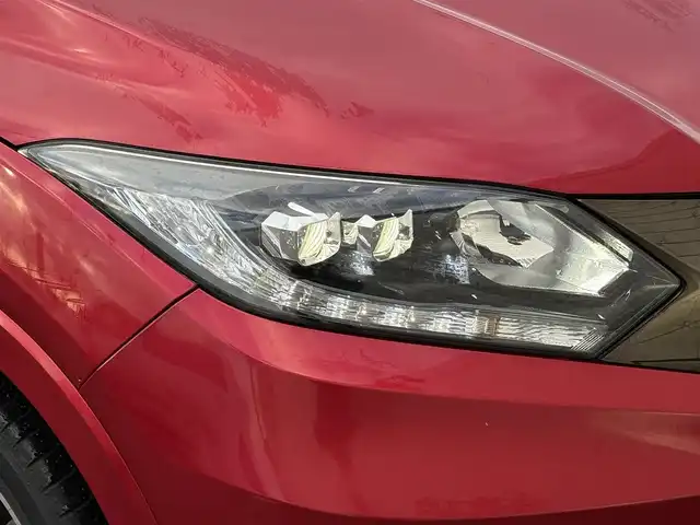 ホンダ ヴェゼル ハイブリッド 岩手県 2016(平28)年 6.3万km プレミアムクリスタルレッドM 禁煙車/4WD/ハーフレザーシート/ミラーヒーター/前席シートヒーター/クルーズコントロール/純正8インチナビ/→フルセグTV/Bluetooth/CD/DVD/HDMI/バックカメラ/ステアリングスイッチ/横滑り防止装置/電子パーキング/オートブレーキホールド/オートライト/LEDヘッドライト/LEDフォグライト/〇プッシュスタート/〇パドルシフト/〇電動格納ミラー/〇ウィンカーミラー/〇ドアバイザー/〇フロアマット/〇シガーソケット/〇USBポート/〇スマートキー/スペアキー/ビルトインETC