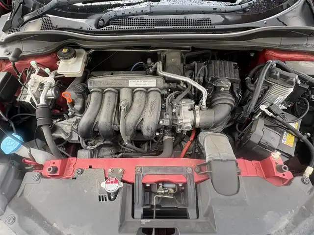 ホンダ ヴェゼル ハイブリッド 岩手県 2016(平28)年 6.3万km プレミアムクリスタルレッドM 禁煙車/4WD/ハーフレザーシート/ミラーヒーター/前席シートヒーター/クルーズコントロール/純正8インチナビ/→フルセグTV/Bluetooth/CD/DVD/HDMI/バックカメラ/ステアリングスイッチ/横滑り防止装置/電子パーキング/オートブレーキホールド/オートライト/LEDヘッドライト/LEDフォグライト/〇プッシュスタート/〇パドルシフト/〇電動格納ミラー/〇ウィンカーミラー/〇ドアバイザー/〇フロアマット/〇シガーソケット/〇USBポート/〇スマートキー/スペアキー/ビルトインETC