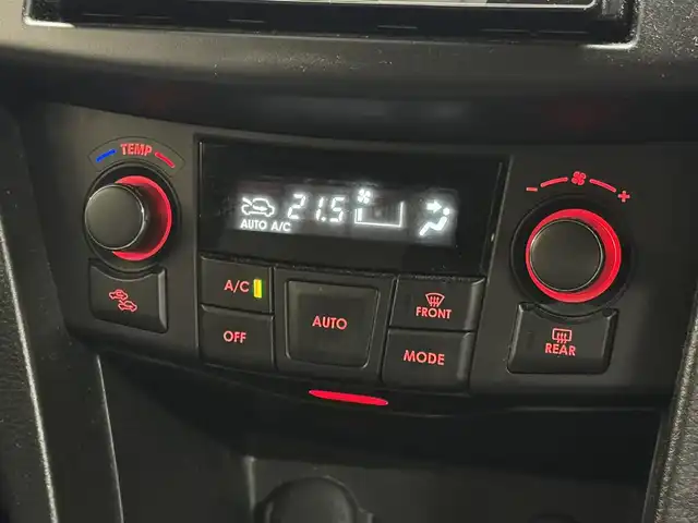 スズキ スイフト RS 三重県 2012(平24)年 8.6万km スーパーブラックパール ガソリン/FF/フロアCVT/クラリオン 7インチ『ROAD EXPLORER SD 2.5』 NX711/（FM/AM/CD/DVD/MUSIC CATCHER/TV/SD/USB/iPod/Bluetooth/VTR）/ETC/安全/・ABS（EBD付）/・運転席、助手席エアバッグ/など/装備/・オートライト/・ディスチャージヘッドライト/・フロントフォグライト/・オートエアコン/・ステアリングスイッチ/・プッシュスタート/・電動格納ドアミラー/・全ドアパワーウインドウ/・パワーステアリング/・スマートキーx2/・保/取/ナビ取/など