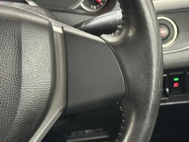 スズキ スイフト RS 三重県 2012(平24)年 8.6万km スーパーブラックパール ガソリン/FF/フロアCVT/クラリオン 7インチ『ROAD EXPLORER SD 2.5』 NX711/（FM/AM/CD/DVD/MUSIC CATCHER/TV/SD/USB/iPod/Bluetooth/VTR）/ETC/安全/・ABS（EBD付）/・運転席、助手席エアバッグ/など/装備/・オートライト/・ディスチャージヘッドライト/・フロントフォグライト/・オートエアコン/・ステアリングスイッチ/・プッシュスタート/・電動格納ドアミラー/・全ドアパワーウインドウ/・パワーステアリング/・スマートキーx2/・保/取/ナビ取/など