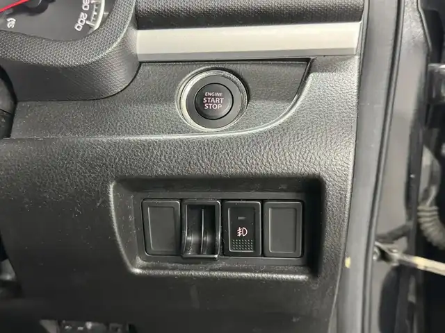 スズキ スイフト RS 三重県 2012(平24)年 8.6万km スーパーブラックパール ガソリン/FF/フロアCVT/クラリオン 7インチ『ROAD EXPLORER SD 2.5』 NX711/（FM/AM/CD/DVD/MUSIC CATCHER/TV/SD/USB/iPod/Bluetooth/VTR）/ETC/安全/・ABS（EBD付）/・運転席、助手席エアバッグ/など/装備/・オートライト/・ディスチャージヘッドライト/・フロントフォグライト/・オートエアコン/・ステアリングスイッチ/・プッシュスタート/・電動格納ドアミラー/・全ドアパワーウインドウ/・パワーステアリング/・スマートキーx2/・保/取/ナビ取/など