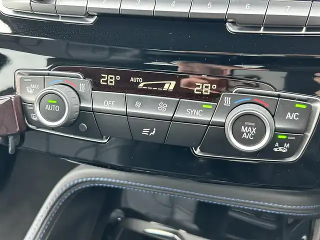 ＢＭＷ Ｘ１ xDrive 18d Mスポーツ 道東・釧路十勝 2017(平29)年 3.9万km ミネラルグレー 社外フルセグTV/純正ナビ(CD/DVD/Bluetooth)/前後ドライブレコーダー/バックカメラ/ミラー一体型ETC/インテリジェントセーフティ/ステアリングスイッチ/革巻きステアリング/シートカバー/コーナーセンサー/アイドリングストップ/コンフォートアクセス/パワーバックドア/オートライト/LEDヘッドライト/取扱説明書/スペアキー/純正18インチAW