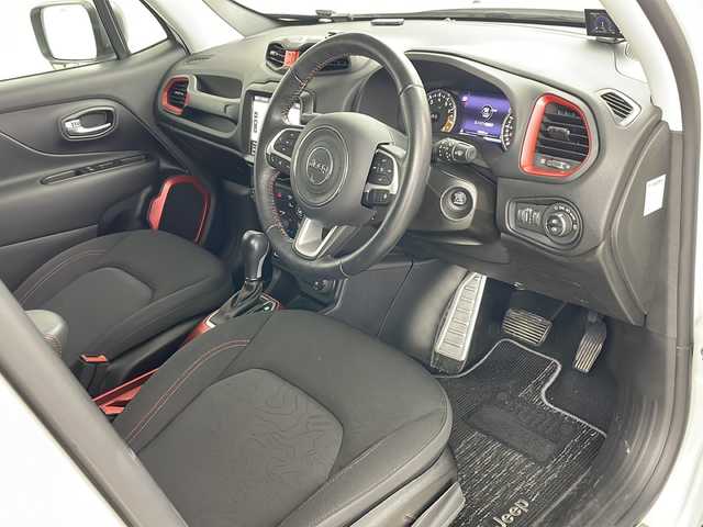 クライスラー・ジープ ジープ レネゲード トレイルホーク 道央・札幌 2020(令2)年 1.9万km 白 ワンオーナー /AppleCarPlay/地デジ/クルーズコントロール/純正ナビ/バックカメラ/LEDヘッドライト/ETC2.0/ブラインドスポット /レーンアシスト/ドラレコ/パークセンサー