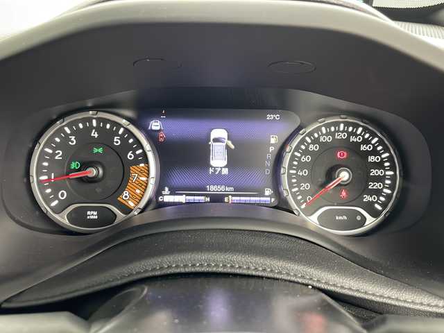 クライスラー・ジープ ジープ レネゲード トレイルホーク 道央・札幌 2020(令2)年 1.9万km 白 ワンオーナー /AppleCarPlay/地デジ/クルーズコントロール/純正ナビ/バックカメラ/LEDヘッドライト/ETC2.0/ブラインドスポット /レーンアシスト/ドラレコ/パークセンサー