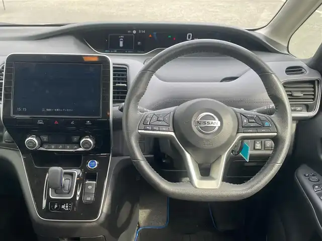 日産 セレナ e－パワー ハイウェイスター V 大阪府 2022(令4)年 1.4万km ブリリアントホワイトパール 純正ナビ/   フルセグTV/CD/DVD/Bluetooth/衝突軽減/ＢＳＭ/プロパイロット/全方位モニター/スマートルームミラー/両側パワースライドドア/コーナーセンサー/純正フロアマット/スマートキー/ＥＴＣ/ＬＥＤライト/禁煙車