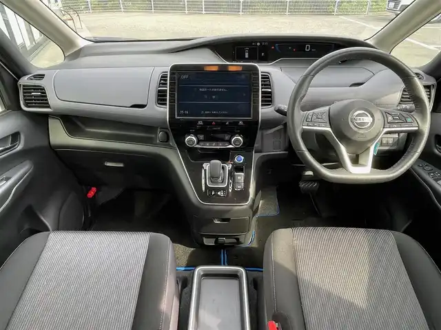 日産 セレナ e－パワー ハイウェイスター V 大阪府 2022(令4)年 1.4万km ブリリアントホワイトパール 純正ナビ/   フルセグTV/CD/DVD/Bluetooth/衝突軽減/ＢＳＭ/プロパイロット/全方位モニター/スマートルームミラー/両側パワースライドドア/コーナーセンサー/純正フロアマット/スマートキー/ＥＴＣ/ＬＥＤライト/禁煙車