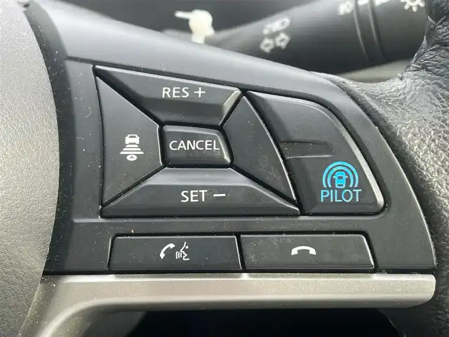 日産 セレナ e－パワー ハイウェイスター V 大阪府 2022(令4)年 1.4万km ブリリアントホワイトパール 純正ナビ/   フルセグTV/CD/DVD/Bluetooth/衝突軽減/ＢＳＭ/プロパイロット/全方位モニター/スマートルームミラー/両側パワースライドドア/コーナーセンサー/純正フロアマット/スマートキー/ＥＴＣ/ＬＥＤライト/禁煙車