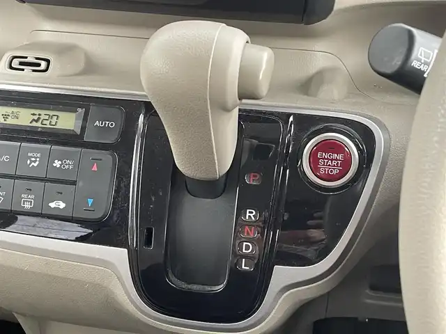 ホンダ Ｎ ＢＯＸ G 千葉県 2014(平26)年 4.6万km ヒダマリアイボリーパール 社外メモリナビ/・ワンセグTV/・CD/SD/・AM/FM/ETC/横滑り防止装置/両側スライドドア/ヘッドライトレペライザー/ハロゲンヘッドライト/ECON/スマートキーx２/プッシュスタート/電動格納ミラー/純正フロアマット/ドアバイザー/取扱説明書