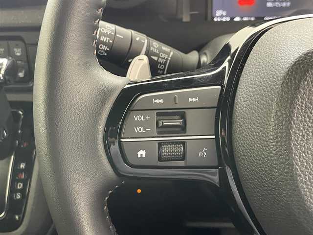 ホンダ Ｎ ＢＯＸ カスタム ターボ 愛知県 2024(令6)年 0.9万km プラチナホワイトパール 純正９型ナビ　フルセグＴＶ　ＤＶＤ　カープレイ　バックカメラ　ハーフレザー　シートヒーター　ＥＴＣ　両側パワースライドドア　ホンダセンシング　衝突軽減　追従クルコン　ＬＥＤオートライト　フォグ　禁煙車