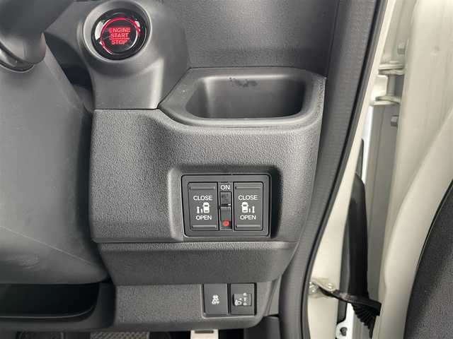 ホンダ Ｎ ＢＯＸ カスタム ターボ 愛知県 2024(令6)年 0.9万km プラチナホワイトパール 純正９型ナビ　フルセグＴＶ　ＤＶＤ　カープレイ　バックカメラ　ハーフレザー　シートヒーター　ＥＴＣ　両側パワースライドドア　ホンダセンシング　衝突軽減　追従クルコン　ＬＥＤオートライト　フォグ　禁煙車