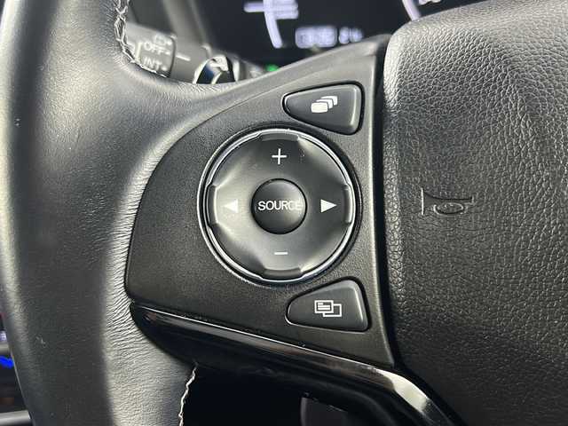 ホンダ ヴェゼル ハイブリッド Z ホンダセンシング 愛知県 2016(平28)年 4.7万km クリスタルブラックパール 純正8インチメモリナビ/（フルセグTV/ＣＤ/ＤＶＤ/Ｂｌｕｅｔｏｏｔｈ/ＡｐｐｌｅＣａｒＰｌａｙ)　バックカメラ/ＥＴＣ/ドライブレコーダー　/ホンダセンシング/・衝突軽減ブレーキ　/・レーンキープアシスト　/・レーダークルーズコントロール　/前席パワーシート　/前席シートヒーター　/ハーフレザーシート/純正アルミホイール/スマートキー/プッシュスタート/純正フロアマット