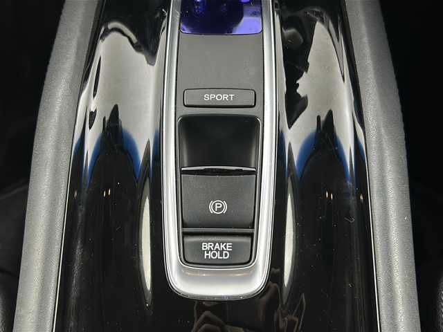 ホンダ ヴェゼル ハイブリッド Z ホンダセンシング 愛知県 2016(平28)年 4.7万km クリスタルブラックパール 純正8インチメモリナビ/（フルセグTV/ＣＤ/ＤＶＤ/Ｂｌｕｅｔｏｏｔｈ/ＡｐｐｌｅＣａｒＰｌａｙ)　バックカメラ/ＥＴＣ/ドライブレコーダー　/ホンダセンシング/・衝突軽減ブレーキ　/・レーンキープアシスト　/・レーダークルーズコントロール　/前席パワーシート　/前席シートヒーター　/ハーフレザーシート/純正アルミホイール/スマートキー/プッシュスタート/純正フロアマット