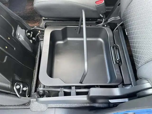 スズキ スペーシア カスタム HYBRID XS 佐賀県 2018(平30)年 1.5万km ブリスクブルーM 純正8インチSDナビゲーション/・フルセグTV/CD/DVD/SD/Bluetooth/全方位モニター/前方ドライブレコーダー/ビルトインETC/ヘッドアップディスプレイ/両側パワースライドドア/天井サーキュレーター/ハーフレザーシート/D席シートヒーター/後席サンシェード/ISOFIX対応/革巻きステアリング/ステアリングリモコン/純正15インチアルミホイール/純正LEDヘッドライト/・オートマチックハイビーム/純正LEDフォグランプ/純正フロアマット/純正ドアバイザ―/デュアルセンサーブレーキサポート/車線逸脱警報機能/パーキングセンサー