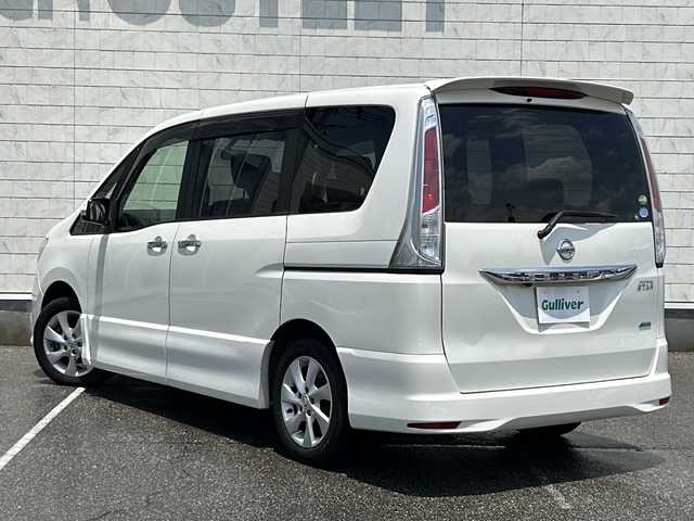 日産 セレナ ハイウェイスター Vセレクション 富山県 2012(平24)年 7.4万km ブリリアントホワイトパール 社外SDナビ/Ｂｌｕｅｔｏｏｔｈ/バックカメラ/両側パワースライドドア/バックカメラ/クルーズコントロール/純正ＡＷ１６インチ/リアモニター/ウォークスルー/スマートキー/プッシュスタート/フロアマット/Wエアバック