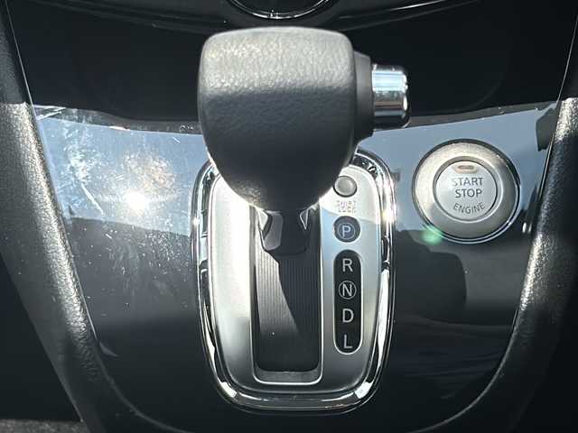 日産 セレナ ハイウェイスター Vセレクション 富山県 2012(平24)年 7.4万km ブリリアントホワイトパール 社外SDナビ/Ｂｌｕｅｔｏｏｔｈ/バックカメラ/両側パワースライドドア/バックカメラ/クルーズコントロール/純正ＡＷ１６インチ/リアモニター/ウォークスルー/スマートキー/プッシュスタート/フロアマット/Wエアバック