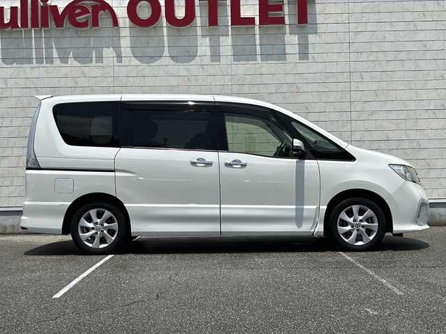 日産 セレナ ハイウェイスター Vセレクション 富山県 2012(平24)年 7.4万km ブリリアントホワイトパール 社外SDナビ/Ｂｌｕｅｔｏｏｔｈ/バックカメラ/両側パワースライドドア/バックカメラ/クルーズコントロール/純正ＡＷ１６インチ/リアモニター/ウォークスルー/スマートキー/プッシュスタート/フロアマット/Wエアバック