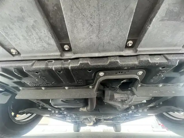 トヨタ アルファードハイブリット ロイヤルラウンジ 秋田県 2018(平30)年 9万km ホワイトパールクリスタルシャイン ４WD/JBLプレミアムサウンドシステム/24インチ液晶ディスプレイ（フルセグ）/LEDヘッドライト/両側パワスラ/純正ナビ/衝突軽減システム/ワンセグ/全方位カメラ/純正アルミ/スマートキー/純正フルエアロ/アイドリングストップ/プッシュスタート/クルーズコントロール/パーキングアシスト/レーンキープアシスト/コーナーセンサー/ステアリングスイッチ/全席シートヒーター/エアシート/全席パワーシート/メモリー付パワーシート/MTモード付AT/オットマン/集中コントロールタッチパネル/エクストラキャビネット/電動リアゲート/100V充電/ETC/ドライブレコーダー/ステアリングヒーター/純正フロアマット/純正ドアバイザー/オートライト/ダブルオートエアコン/パワーステアリング/パワーウィンドウ/横滑り防止/盗難防止装置/電動格納ウィンカーミラー/保証書/取扱説明書/記録簿