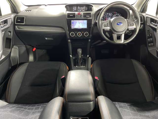 スバル フォレスター Xブレイク 神奈川県 2016(平28)年 5.5万km クリスタルホワイトP 7型純正ナビ/CD　DVD　Bluetooth　/バックカメラ/アイサイト/ブラインドスポットモニター/レーダークルーズコントロール/全席シートヒーター/前席パワーシート/ハーフレザーシート/パドルシフト/ビルトインETC/純正17インチAW/LEDオートライト/フォグランプ