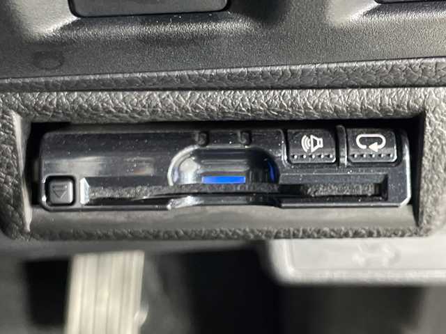 スバル フォレスター Xブレイク 神奈川県 2016(平28)年 5.5万km クリスタルホワイトP 7型純正ナビ/CD　DVD　Bluetooth　/バックカメラ/アイサイト/ブラインドスポットモニター/レーダークルーズコントロール/全席シートヒーター/前席パワーシート/ハーフレザーシート/パドルシフト/ビルトインETC/純正17インチAW/LEDオートライト/フォグランプ