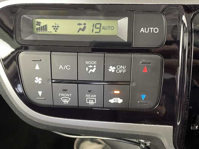 ホンダ Ｎ ＢＯＸ SSパッケージ 愛知県 2015(平27)年 7.1万km パール 純正ナビ/・Bluetooth/・CD/DVD/・フルセグテレビ/両側パワースライドドア/バックカメラ/ドライブレコーダー/サイドエアバッグ/カーテンエアバッグ/アイドリングストップ/ＥＴＣ/フロアマット