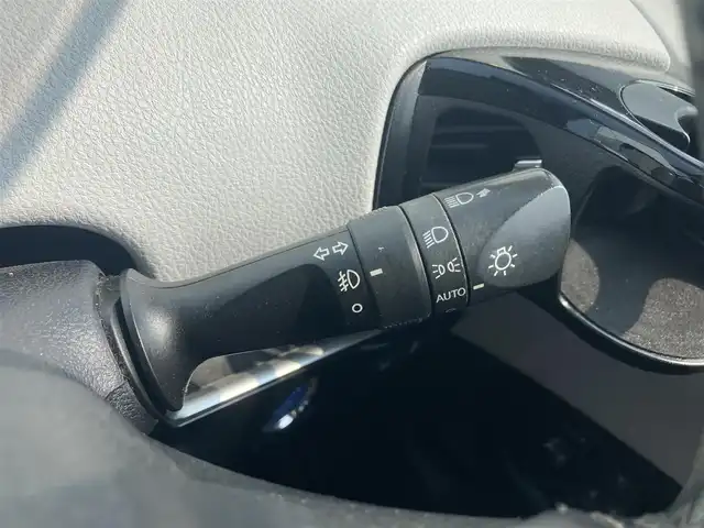 トヨタ プリウス A 滋賀県 2016(平28)年 5.4万km ホワイトパールクリスタルシャイン TRDエアロ/純正ナビ/・Bluetooth/フルセグ/・CD/DVD/バックカメラ/革巻きステアリング/ステアリングリモコン/レーダークルコン/ETC/ミラー型ドラレコ/アドバンスドパーク/ヘッドアップディスプレイ/オートリトラミラー/シートリフター/LEDオートライト/フォグライト/トヨターセーフティ/・レーンディパーチャーアラート/・プリクラッシュセーフティ/・ブラインドスポットモニター/・オートハイビーム/スマートキー