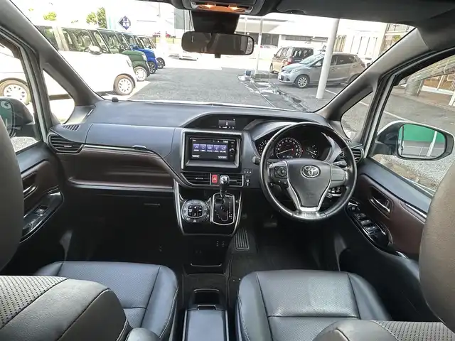 トヨタ エスクァイア Gi 千葉県 2018(平30)年 3.6万km ホワイトパールクリスタルシャイン 純正7インチナビ（NSZT-W66T）/　（BT/DVD/CD/AM/FM)/ワンセグ/ETC2.0/前席シートヒーター/レーンキープアシスト/プリクラッシュセーフティ/クルーズコントロール/リアセンサー/バックカメラ/前後USB端子/両側パワースライド/合皮シート/LEDライト/レーンキープ