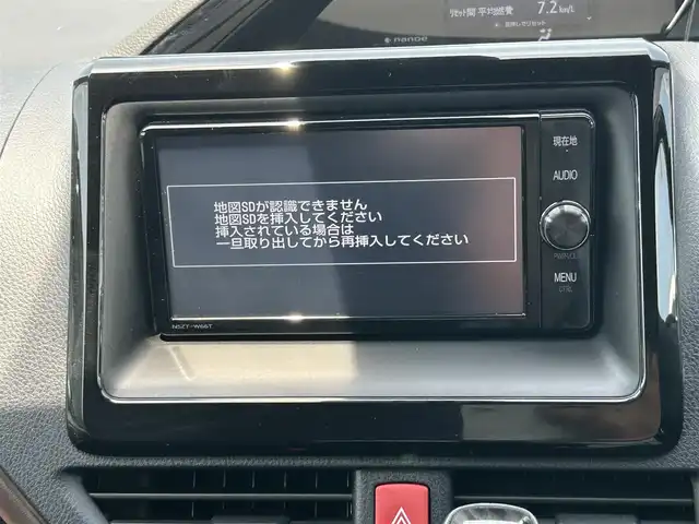 トヨタ エスクァイア Gi 千葉県 2018(平30)年 3.6万km ホワイトパールクリスタルシャイン 純正7インチナビ（NSZT-W66T）/　（BT/DVD/CD/AM/FM)/ワンセグ/ETC2.0/前席シートヒーター/レーンキープアシスト/プリクラッシュセーフティ/クルーズコントロール/リアセンサー/バックカメラ/前後USB端子/両側パワースライド/合皮シート/LEDライト/レーンキープ