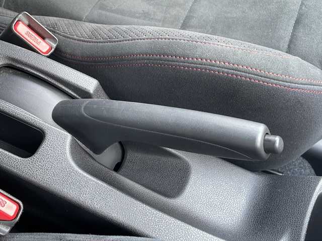 日産 ノート e－パワー ニスモ 三重県 2017(平29)年 4.7万km スーパーブラック 純正ナビ(AM/FM/CD/DVD/TV/BT)/バックカメラ/スペアキー/革巻きステアリング/純正フロアマット/ETC/オートライト/電動格納ミラー/禁煙車