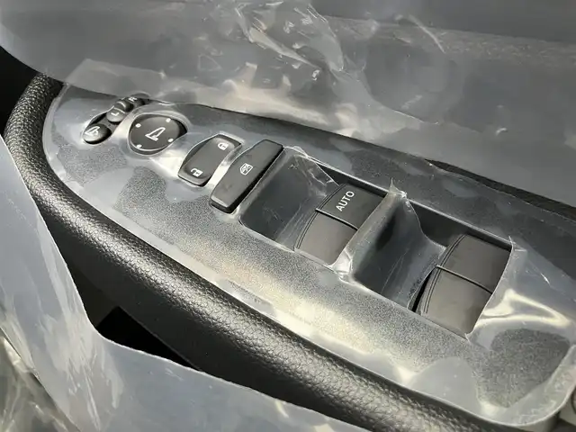ホンダ ＷＲ－Ｖ X 三重県 2025(令7)年 0.1万km未満 クリスタルブラックパール 未使用車/車検R10年6月22日/走行距離17km/♪ホンダセンシング/・衝突軽減ブレーキ(CMBS)/・踏み間違い衝突軽減システム/・路外逸脱抑制機能/・歩行者事故低減ステアリング/・先行車発進お知らせ機能/・アダプティブクルーズコントロール(ACC)/・車線維持支援システム(LKAS)/♪スマートキー×2/♪プッシュスタート/♪LEDヘッドライト/♪オートライト/♪オートハイビーム/♪ヘッドライトレベライザー/♪ステアリングスイッチ/♪パドルシフト/♪電格ミラー/♪充電用USBポート×2/♪サイド/カーテンエアバック