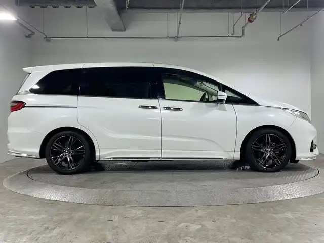 ホンダ オデッセイ アブソルート・EXホンダセンジング 神奈川県 2020(令2)年 5.1万km プラチナホワイトパール 純正9型メモリナビ/Bluetooth フルセグ HDMI　USB　CD DVD　/全方位カメラ/フリップダウンモニター/両側パワースライドドア/ウインカーミラー/ホンダセンシング/レーダーキープサポート/レーンキープアシスト/ブラインドスポットモニター/パワーシート（D＋N席）/ビルトインETC/前方ドライブレコーダー/純正フロアマット/レザーシート/LEDヘッドライト/フォグランプ/純正18インチAW/純正ドアバイザー/電動格納ミラー/スマートキー/スペアキー1本