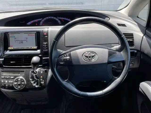 トヨタ エスティマ アエラス プレミアムエディション 岡山県 2013(平25)年 10.9万km ブラック (株)IDOMが運営する【じしゃロン岡山店】の自社ローン専用車両です。こちらは現金またはオートローンご利用時の価格です。 自社ローンご希望の方は別途その旨お申し付け下さい/・社外ナビゲーション/・後席モニター/・両側電動スライドドア/・ＥＴＣ/・クルコン