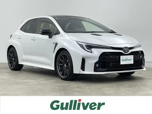 トヨタ ＧＲカローラ RZ 千葉県 2023(令5)年 0.1万km プラチナホワイトパールマイカ 登録時走行距離：157km/10.5型ディスプレイオーディオプラス/コネクティッドナビ対応10.5型HDディスプレイ/ブラインドスポットモニター/ヘッドアップディスプレイ/D/N席シートヒーター/ステアリングヒーター/JBLサウンドシステム/録画機能付バックガイドモニター/ETC2.0/フルセグTV＆AM＆FM＆Bluetoth＆Miracast/USBーC/トヨタセーフティセンス/・プリクラッシュセーフティ/・レーントレーシングアシスト/・レーンディパーチャーアラート/・レーダークルーズコントロール/・オートマチックハイビーム/・ロードサインアシスト/・発進遅れ告知機能/4WD/ターボ/専用ハーフレザーシート/オートライト/LEDヘッドランプ/LEDフロントフォグランプ/235/40R18インチBBS製純正AW/プッシュスタート/スマートキー/純正フロアマット