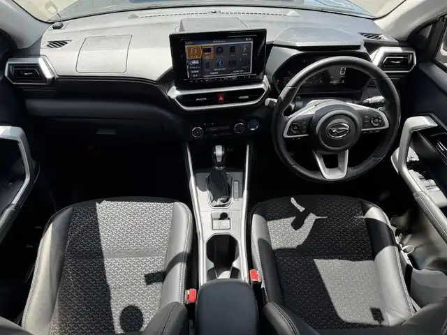 ダイハツ ロッキー プレミアム G HEV 滋賀県 2021(令3)年 5.3万km レーザーブルークリスタルシャイン ナビ/フルセグ/バックカメラ/コーナーセンサー/レーンキープアシスト/衝突軽減装置/クルーズコントロール/スマートアシスト/LEDヘッドライト/シートヒーター（前席）/ハーフレザーシート/純正16インチアルミホイール/プッシュスタート