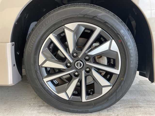 日産 セレナ ハイウェイスター V 愛知県 2021(令3)年 2.9万km カシミヤグレージュ プロパイロット/純正10インチSDナビ（地図SDカード無し）/フリップダウンモニター/両側パワースライドドア/レーダークルーズコントロール/バックカメラ/コーナーセンサー/純正アルミホイール/ブラインドスポットモニター/LEDヘッドライト/リアオートエアコン/レーンキープアシスト/ドライブレコーダー/ETC/衝突被害軽減ブレーキ/フルセグTV/CD DVD/Bluetooth/ステアリングスイッチ/スマートキー/プッシュスタート