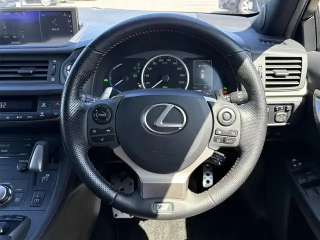 レクサス ＣＴ 200h Fスポーツ 大分県 2018(平30)年 4万km レッドマイカクリスタルシャイン ・ナビ(CD/DVD/SD/BT/AUX/USB/Miracast)/・フルセグTV/・バックカメラ/・ETC 2.0/・レーダークルーズコントロール/・プリクラッシュセーフティ/・コーナーセンサー/・パドルシフト/・オートハイビーム/・ステアリングヒーター/・パワーシート/・スマートキー/・プッシュスタートボタン/・純正アルミホイール/・スタッドレスタイヤ積載