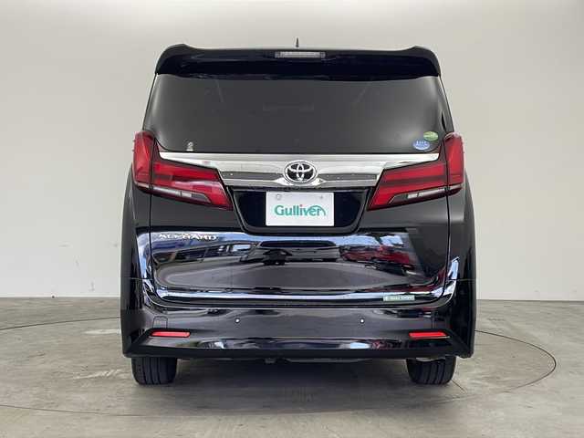 トヨタ アルファード X 兵庫県 2018(平30)年 5.4万km ブラック ・11インチアルパインナビ/・Bluetooth/フルセグTV/CD/DVD/SD/USB/・Toyota Safety Sense/・プリクラッシュセーフティ/・レーントレーシングアシスト［LTA］/・レーダークルーズコントロール（全車速追従機能付）/・ロードサインアシスト［RSA］/・オートマチックハイビーム［AHB］/・先行車発進告知機能［TMN］/・クリアランスソナー＆バックソナー/・ドライブスタートコントロール/・VDIM/・横滑り防止装置/・アルパインリアフリップダウンモニター/・片側パワースライドドア/・ステアリングリモコン/・電動パーキングブレーキ/・ブレーキホールド/・ハーフレザー調シートカバー/・純正フロアマット/・LEDオートライト/・フォグランプ/・純正16インチアルミホイール/・ビルドインETC/・スマートキー/・スペアキー/・W＋サイドエアバッグ/・カーテンエアバッグ