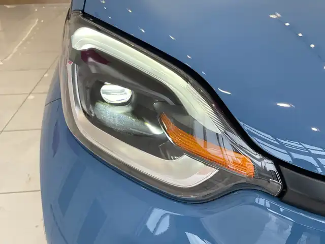 トヨタ シエンタ ハイブリッド Z 埼玉県 2024(令6)年 1.1万km 青 トヨタセーフティーセンス /純正ディスプレイオーディオ（TV・ナビ付） /バックカメラ /両側パワースライドドア /レーダークルーズコントロール /LEDオートライト /シートヒーター /ステアリングヒーター /ステアリングスイッチ /純正ETC/禁煙車
