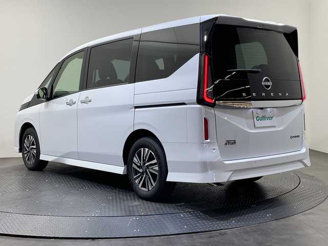 日産 セレナ e－パワー ハイウェイスター V 愛媛県 2025(令7)年 0.1千km プリズムホワイト 登録済未使用車 純正12.3型ナビ Bluetooth アダプティブクルーズコントロール プロパイロット 衝突被害軽減ブレーキ レーンアシスト 両側電動スライドドア 前後コーナーセンサー ETC 禁煙車