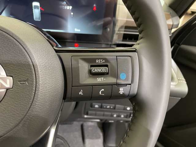 日産 セレナ e－パワー ハイウェイスター V 愛媛県 2025(令7)年 0.1千km プリズムホワイト 登録済未使用車 純正12.3型ナビ Bluetooth アダプティブクルーズコントロール プロパイロット 衝突被害軽減ブレーキ レーンアシスト 両側電動スライドドア 前後コーナーセンサー ETC 禁煙車