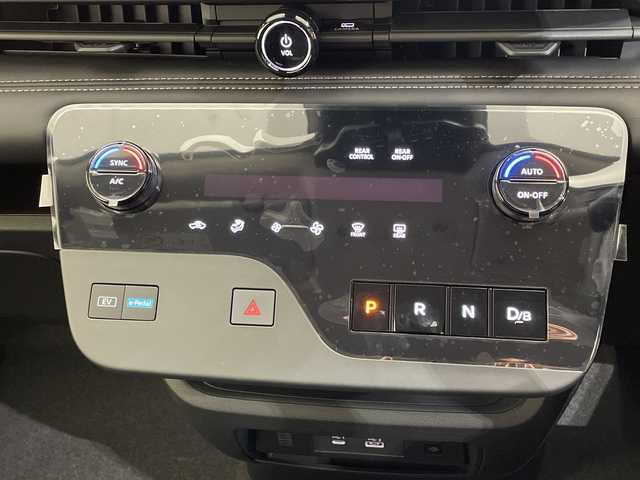 日産 セレナ e－パワー ハイウェイスター V 愛媛県 2025(令7)年 0.1千km プリズムホワイト 登録済未使用車 純正12.3型ナビ Bluetooth アダプティブクルーズコントロール プロパイロット 衝突被害軽減ブレーキ レーンアシスト 両側電動スライドドア 前後コーナーセンサー ETC 禁煙車